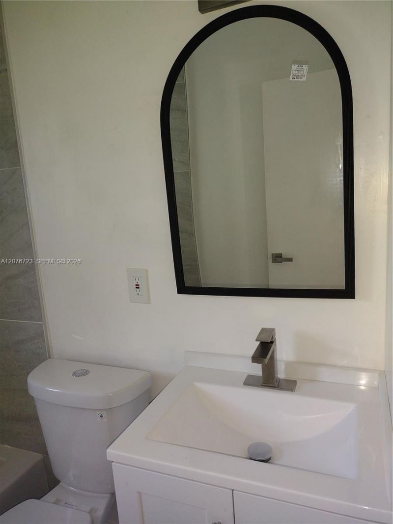300 S Biscayne River Dr , Miami, FL 33169 Photo