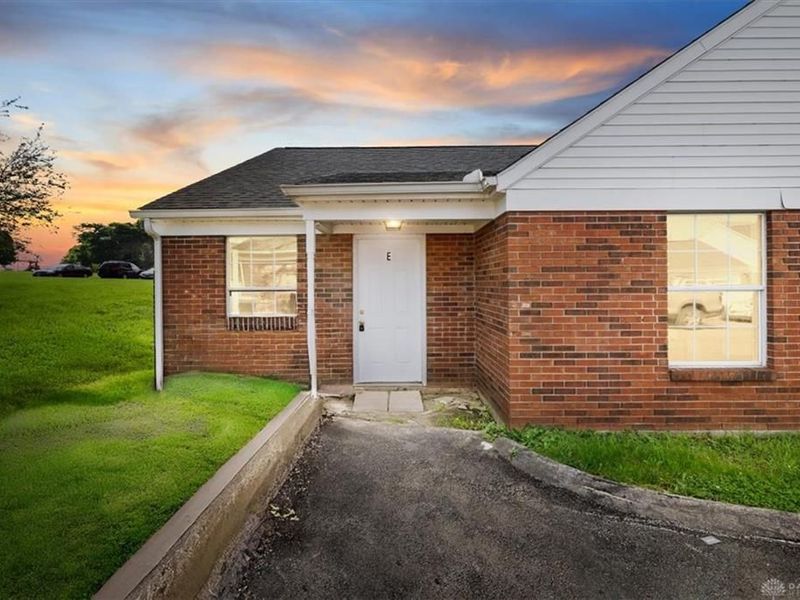 206 Rosemarie Drive, Unit E, Lebanon, OH 45036 Photo 1