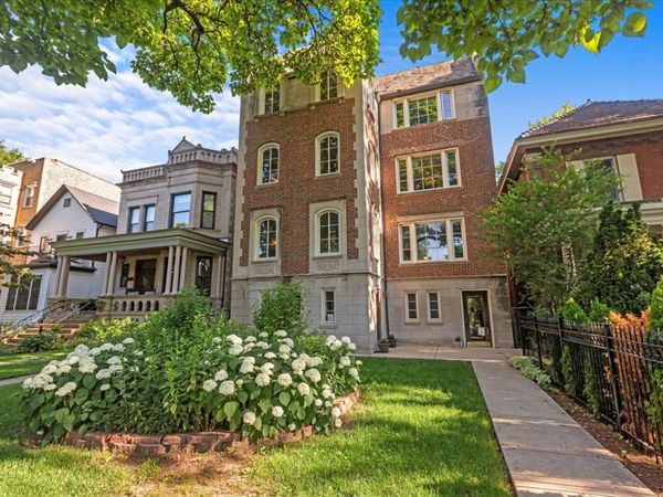 2712 W Logan Boulevard , Unit 3, Chicago, IL 60647