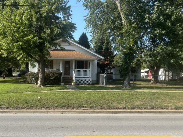 411 W Lincoln Street , Desoto, IL 62924