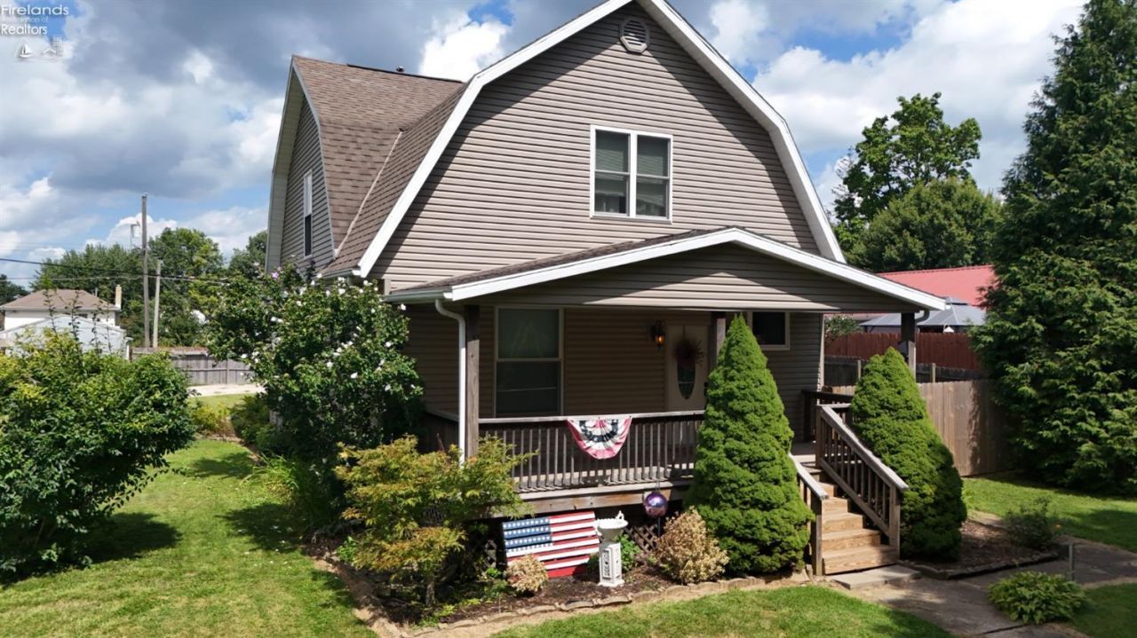 515 E Bucyrus Street, Crestline, OH 44827 Main Photo