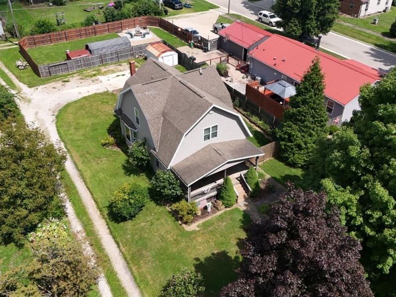 515 E Bucyrus Street, Crestline, OH 44827 Photo 3