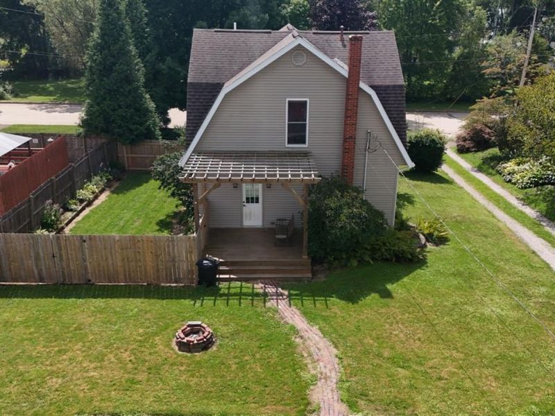 515 E Bucyrus Street, Crestline, OH 44827 Photo 4