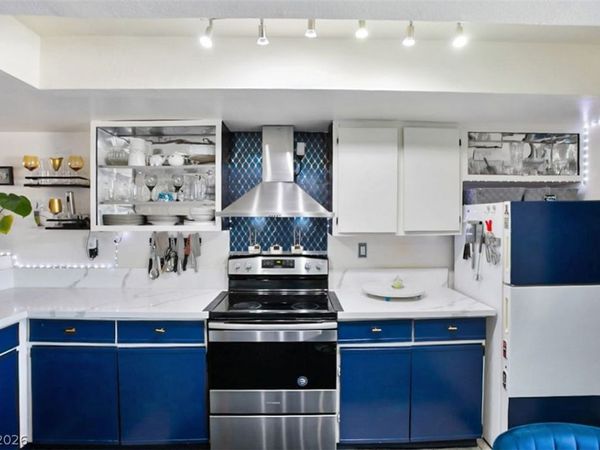 2080 Karen Avenue , Unit 94, Las Vegas, NV 89169