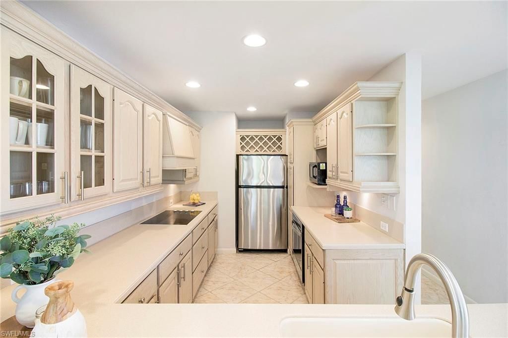 2011 Gulf Shore Blvd N, Unit 56, Naples, FL 34102 Photo