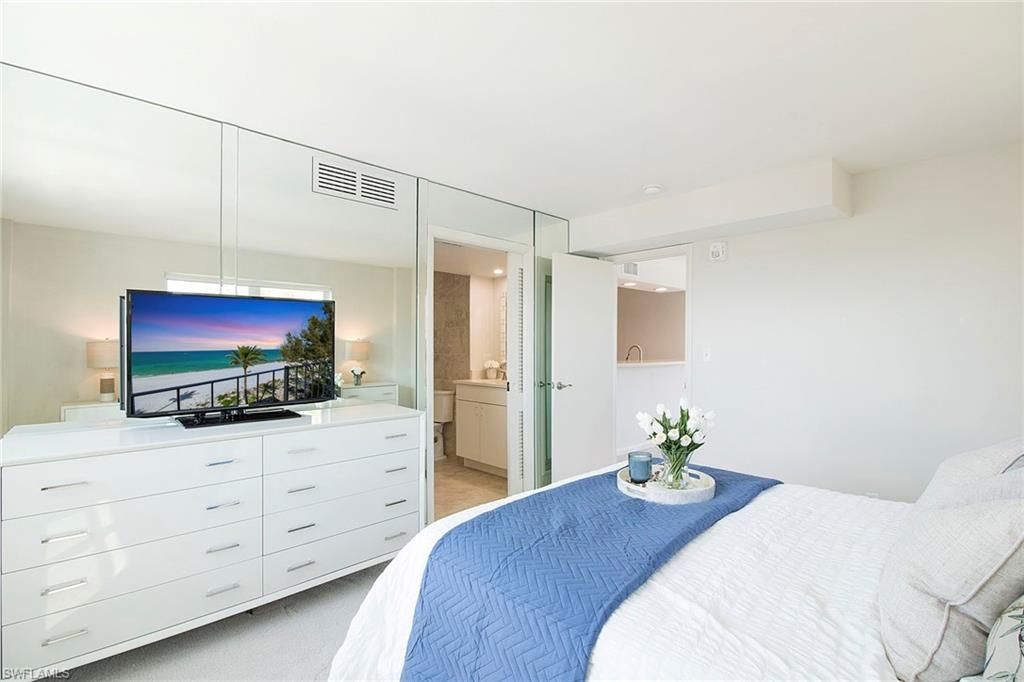 2011 Gulf Shore Blvd N, Unit 56, Naples, FL 34102 Photo