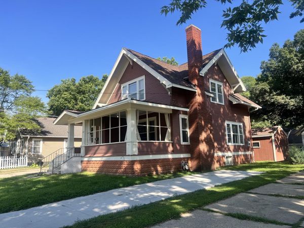 615 7th Avenue N, Estherville, IA 51334