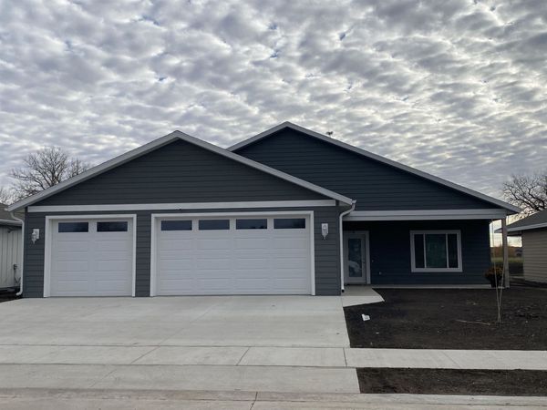3601 Pinewood Drive , Spirit Lake, IA 51360