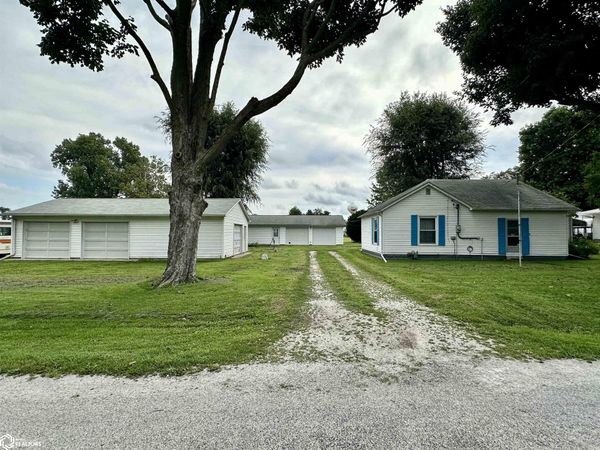 235 N Meadow Street, Roseville, IL 61473
