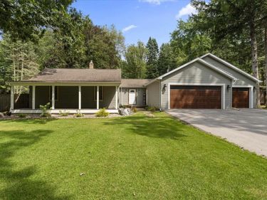 51326 Kenilworth Road, South Bend, IN 46637