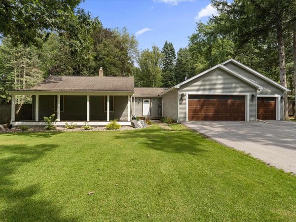 51326 Kenilworth Road, South Bend, IN 46637
