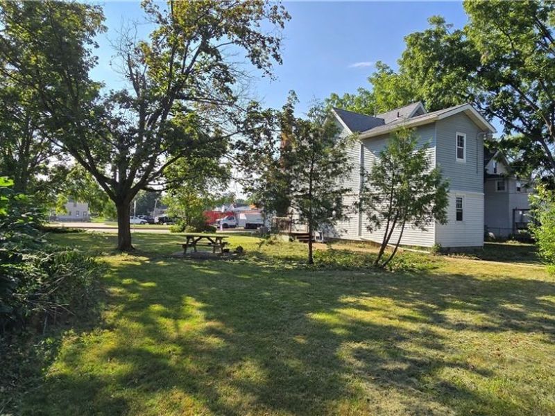 1518 Middle Avenue, Elyria, OH 44035 Photo 4