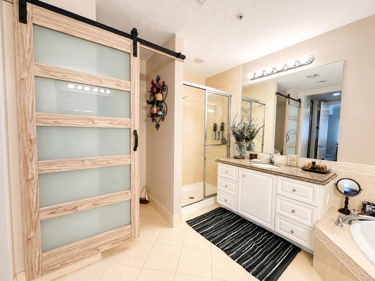 37 Harbour Isle Drive E, Unit 101, Fort Pierce, FL 34949 Photo
