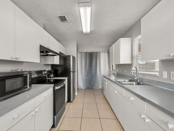 1175 12th Court SW, Vero Beach, FL 32962