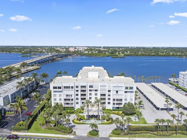 2860 S OCEAN Boulevard, Unit 302, Palm Beach, FL 33480