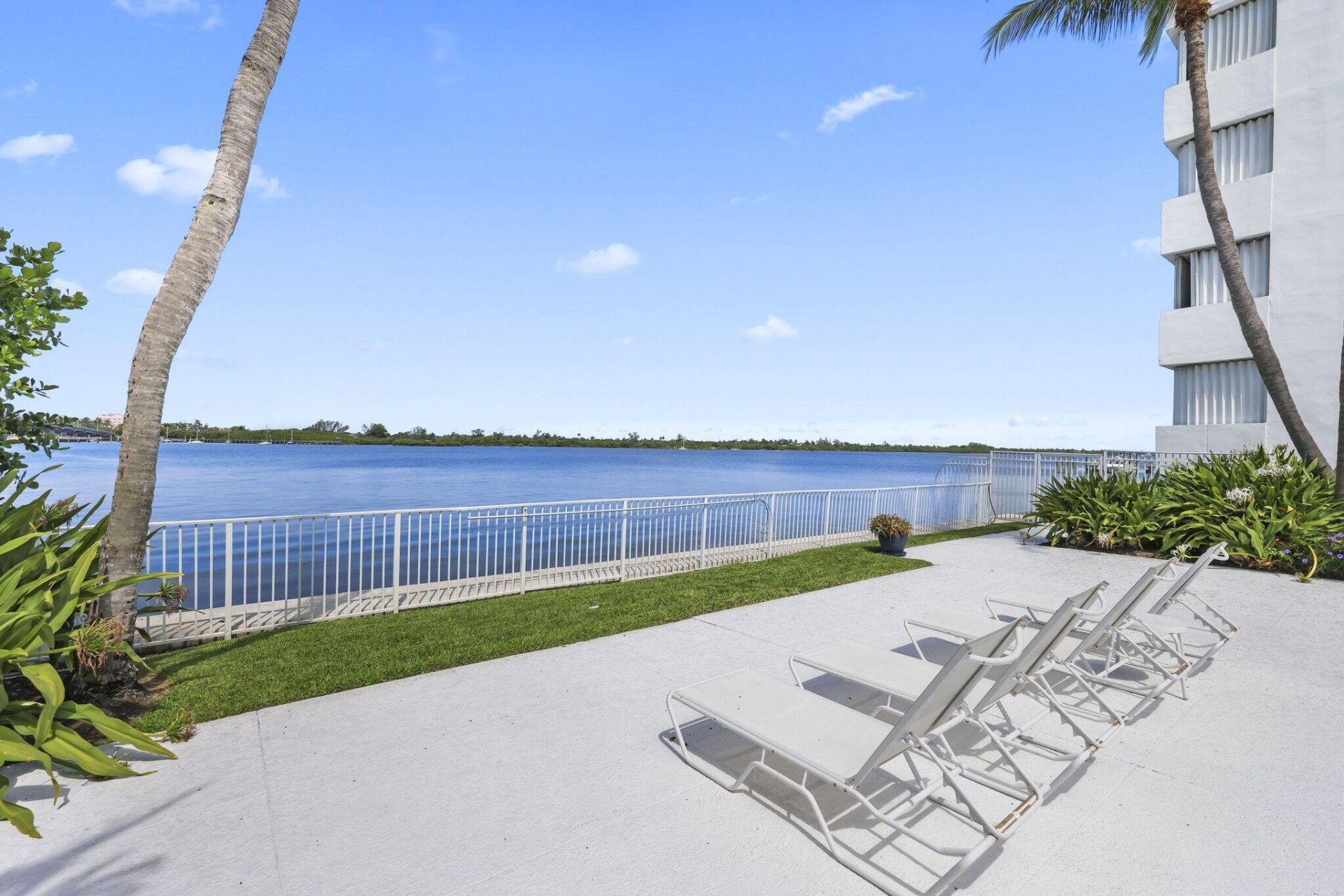 2860 S Ocean Boulevard, Unit 302, Palm Beach, FL 33480 Photo