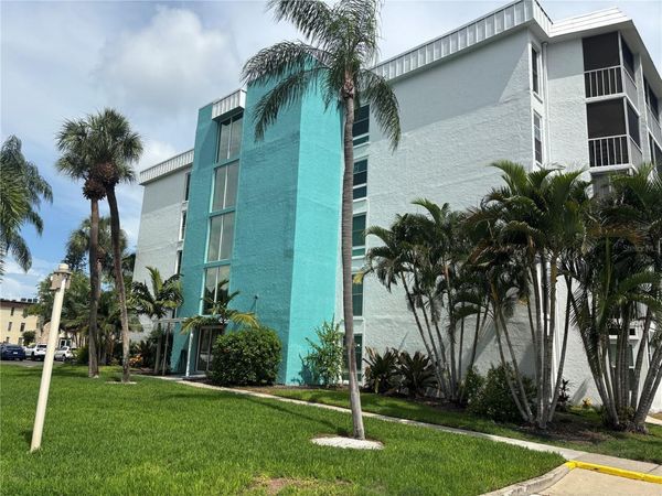 4910 38TH WAY S, Unit 411, ST PETERSBURG, FL 33711