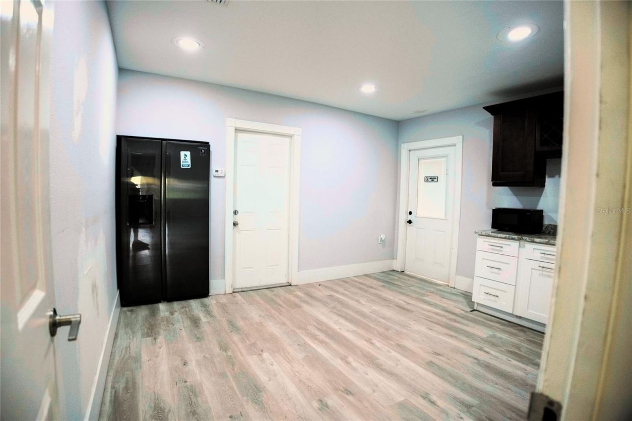4026 W Crest Avenue, Tampa, FL 33614 Photo