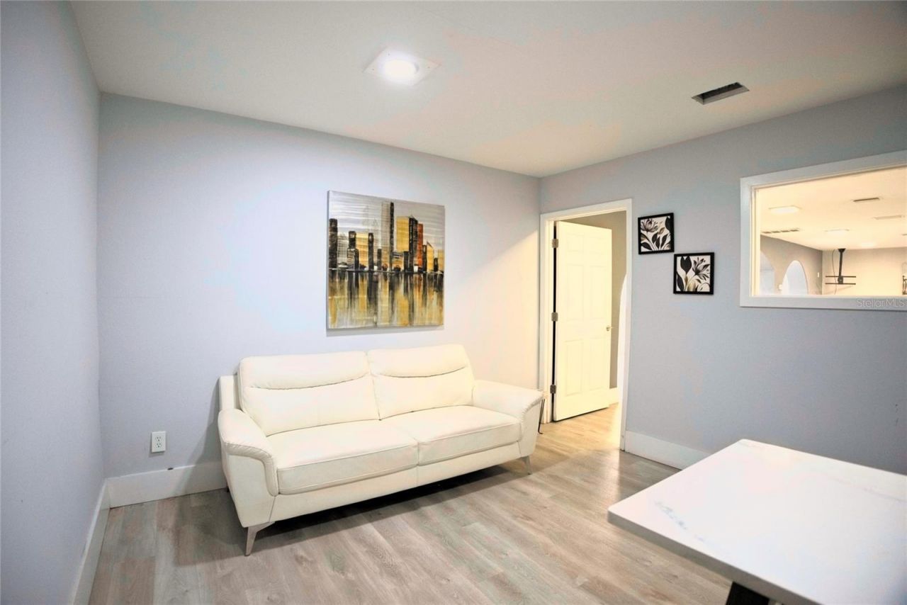 4026 W Crest Avenue, Tampa, FL 33614 Photo