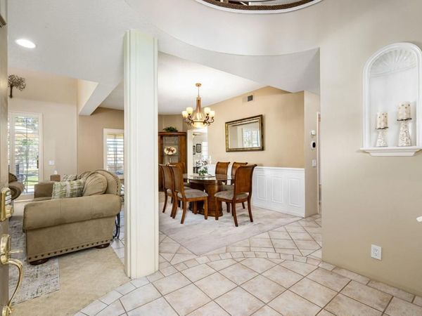 372 Muirfield Drive, Palm Desert, CA 92211