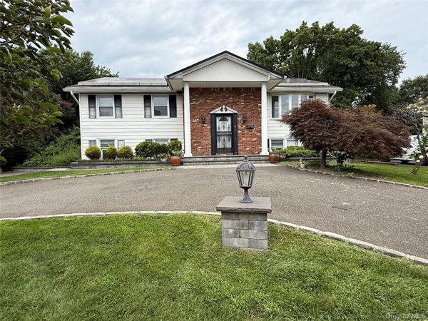 6 Candy Lane, Commack, NY 11725