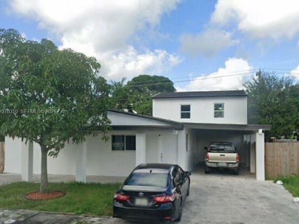 20720 NW 34 Avenue , Unit 2, Miami Gardens, FL 33056