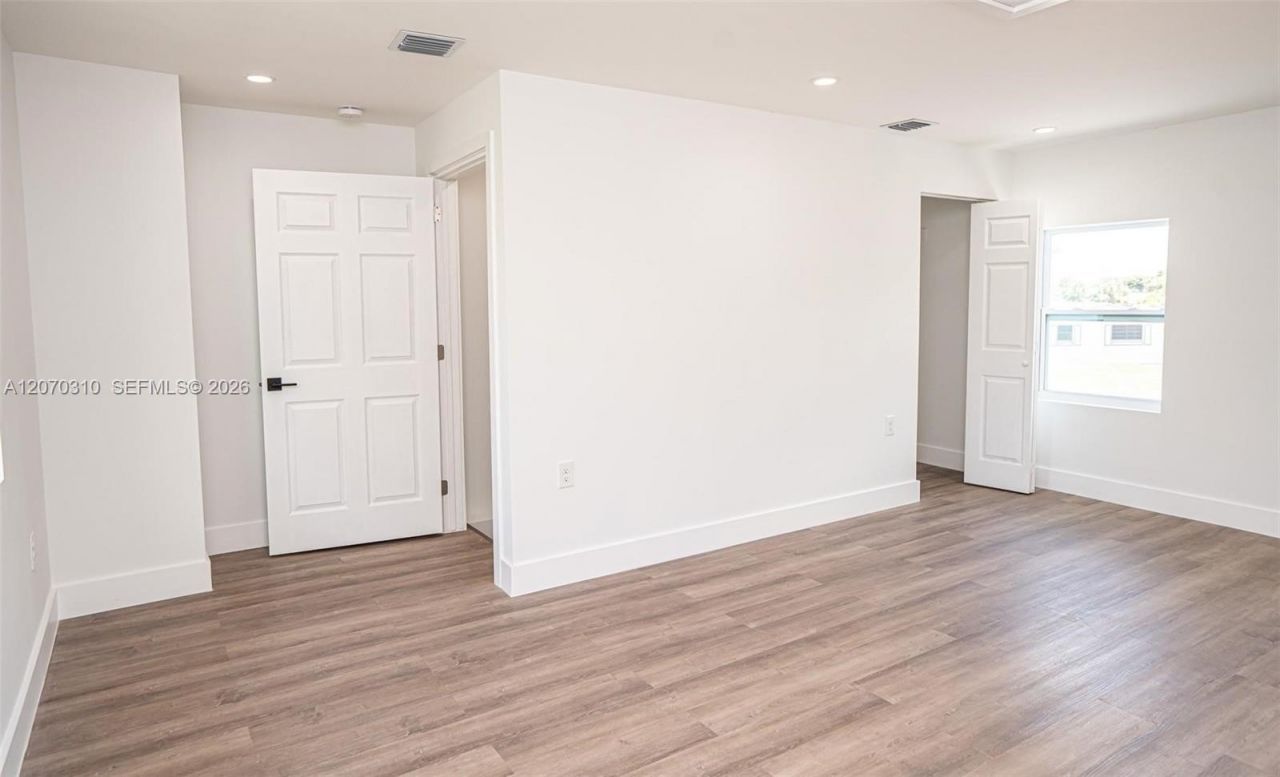20720 NW 34 Avenue , Unit 2, Miami Gardens, FL 33056 Photo