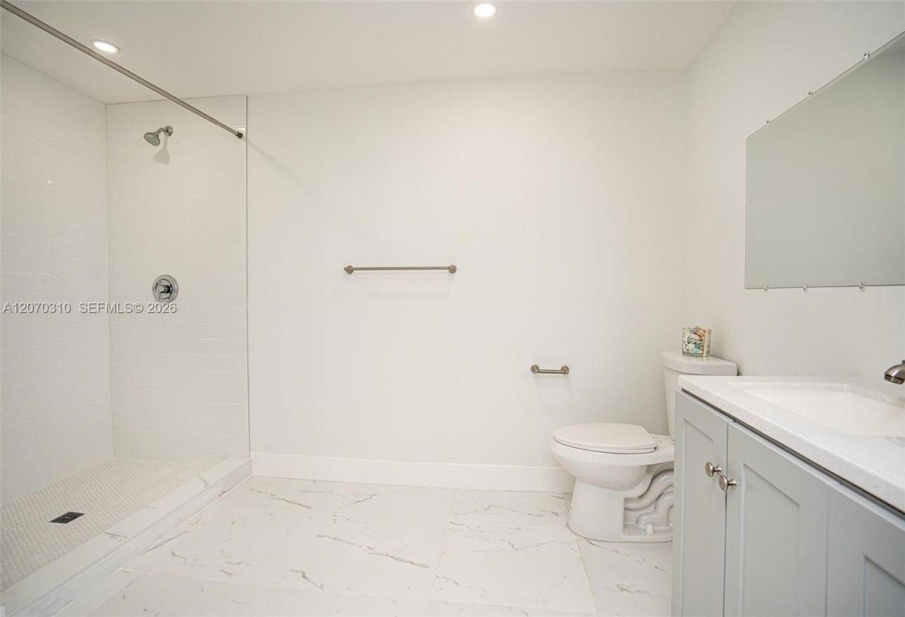 20720 NW 34 Avenue , Unit 2, Miami Gardens, FL 33056 Photo