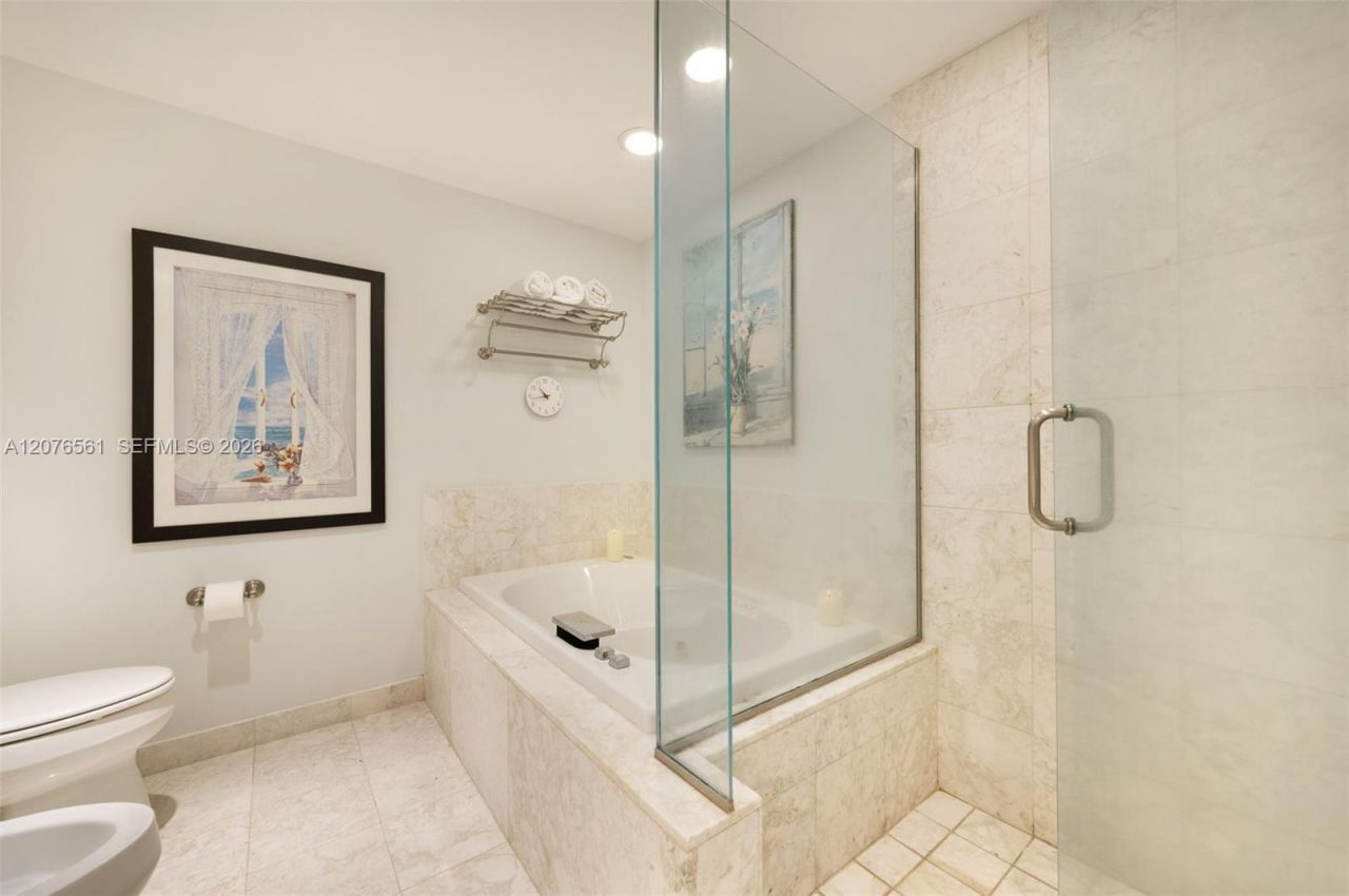 1331 Brickell Bay Dr , Unit 904, Miami, FL 33131 Photo