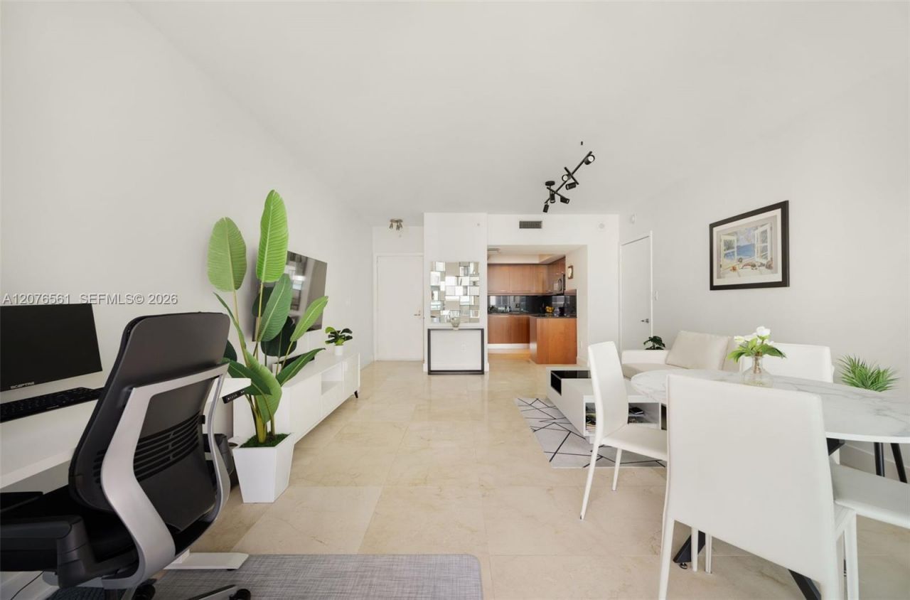 1331 Brickell Bay Dr , Unit 904, Miami, FL 33131 Photo