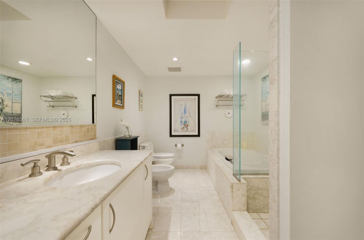 1331 Brickell Bay Dr , Unit 904, Miami, FL 33131 Photo