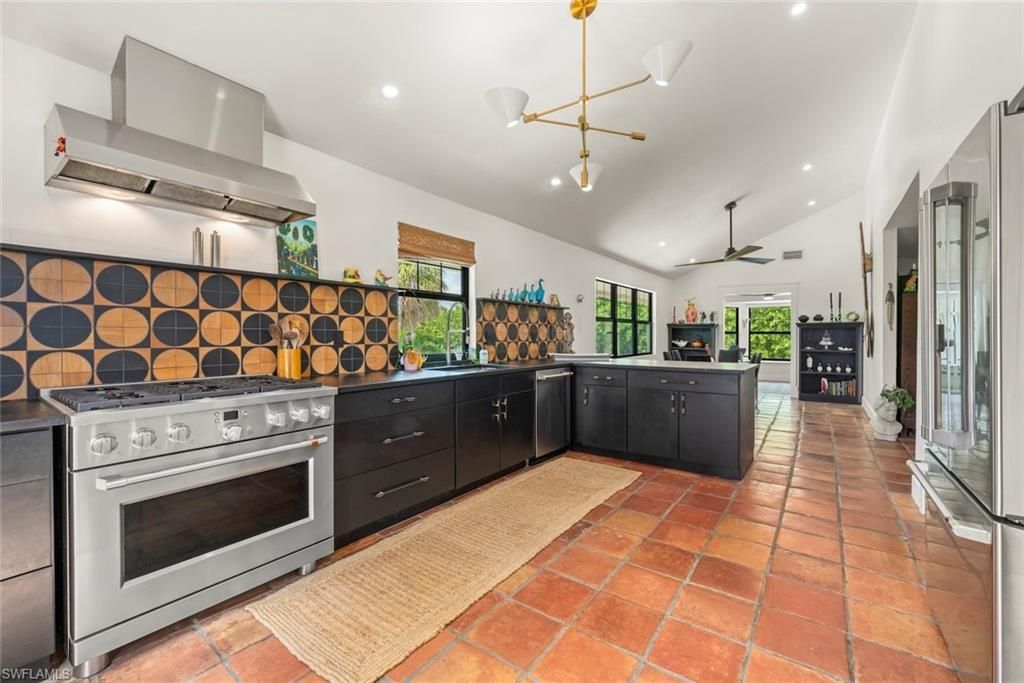 6062 Dinkins Lake Rd , Sanibel, FL 33957 Photo