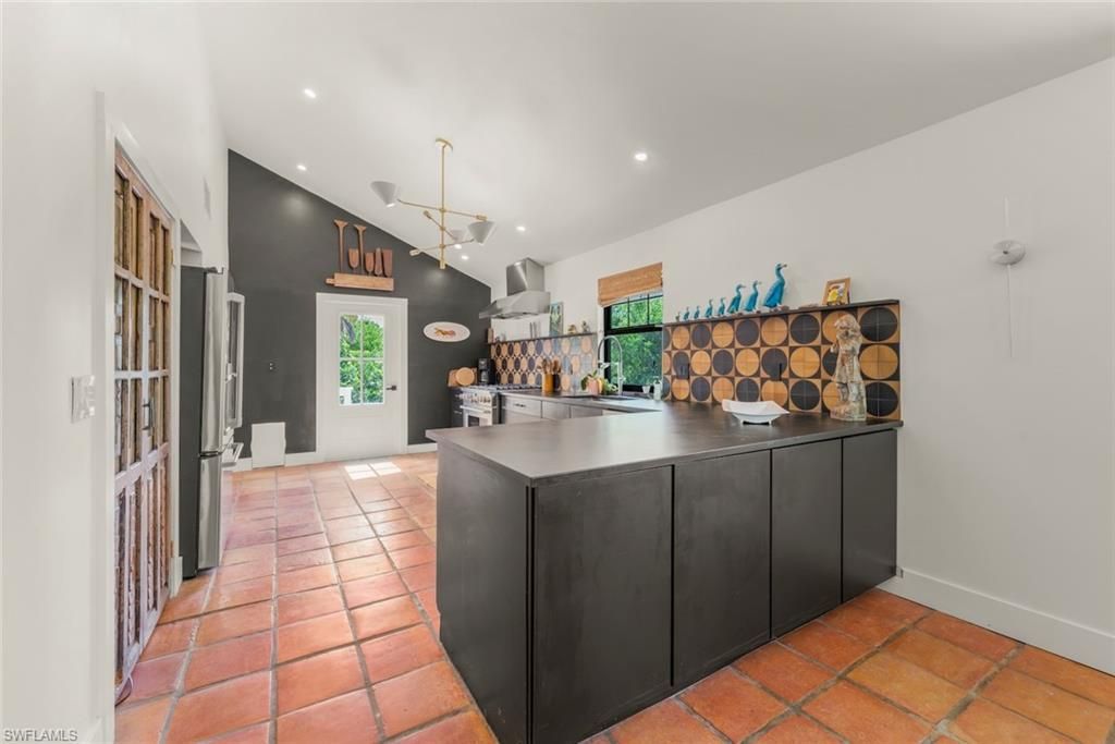 6062 Dinkins Lake Rd , Sanibel, FL 33957 Photo