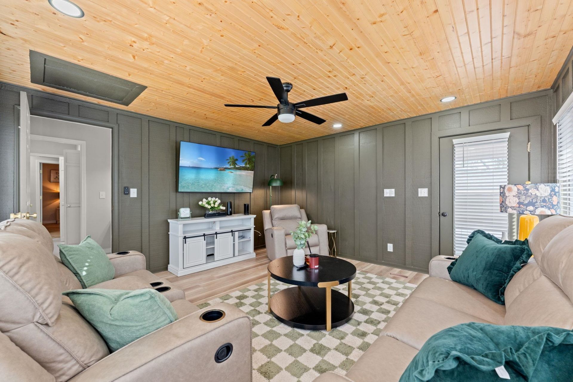 1314 Holly Dr. Photo 10