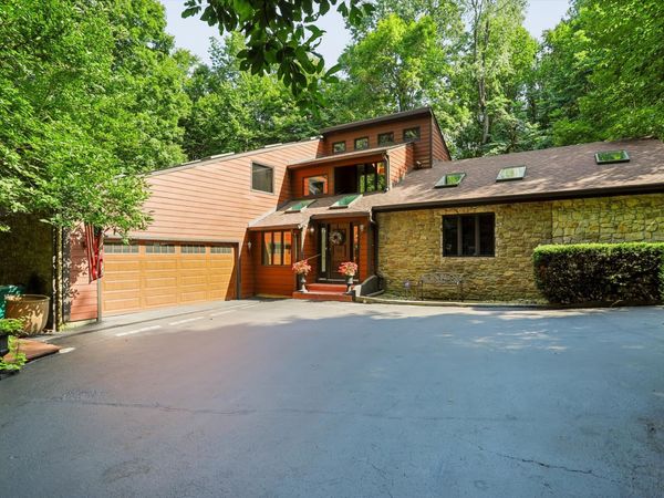 12399 N Cedarwood Drive, Mooresville, IN 46158