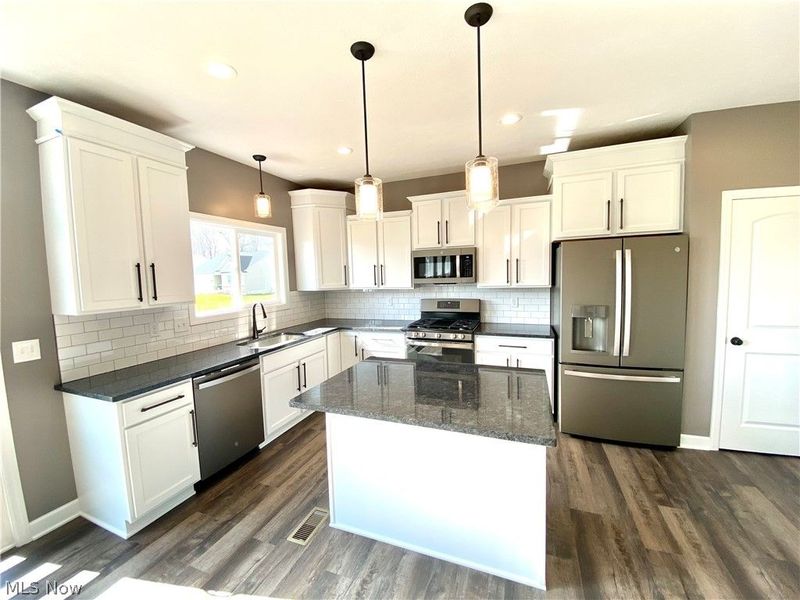 3462 Wicker Street NE, Canton, OH 44721 Photo 6