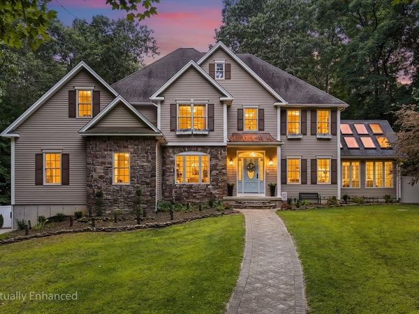 4 Iroquois Ln, Wilbraham, MA 01095