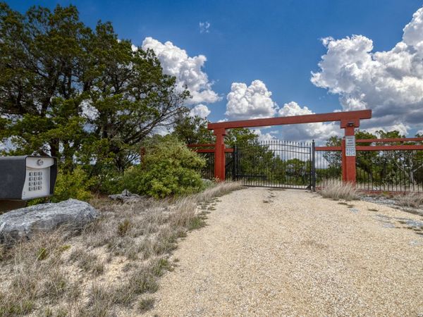 9600 Ranch Road 336, Leakey, TX 78873