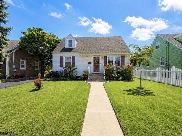 217 Bergen St, Woodbridge, NJ 07095