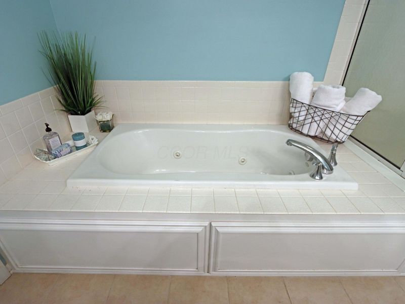 1221 Sanctuary Place, Unit 30, Gahanna, OH 43230 Photo 22