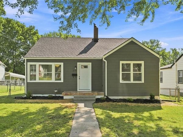 1355 S Pearl Street, Independence, MO 64055