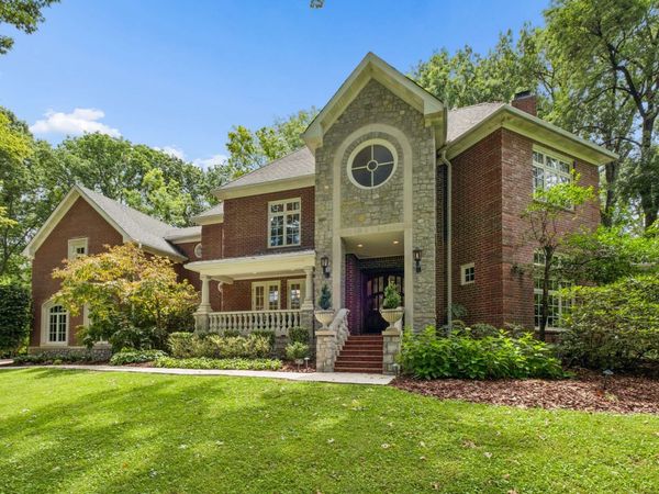 943 Oak Valley Ln , Nashville, TN 37220