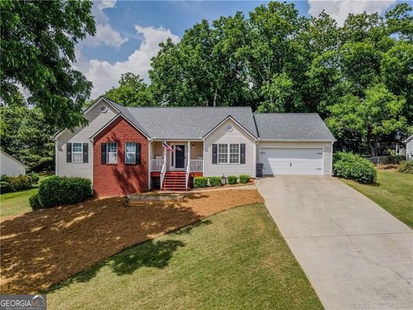 2990 Hampton Valley Drive, Loganville, GA 30052