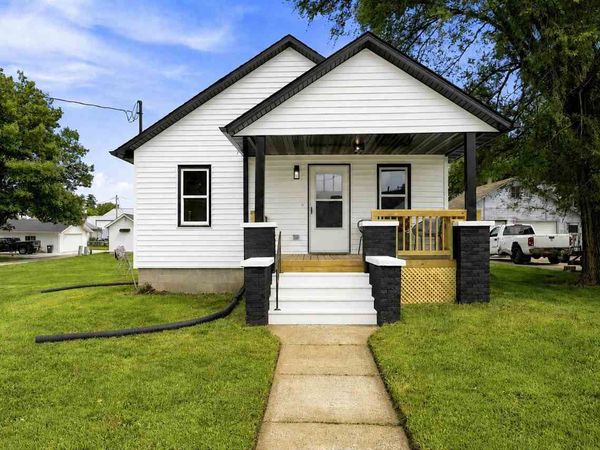 232 E Third St, Solon, IA 52333
