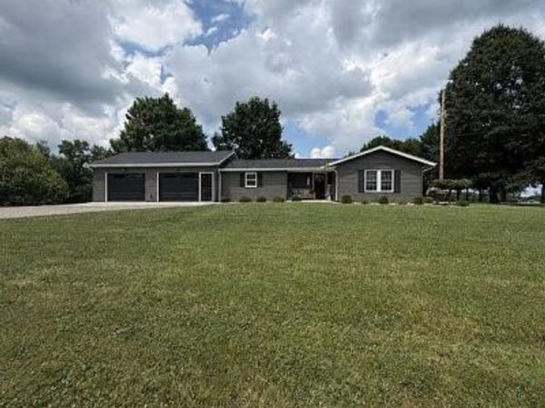 3705 Clay Pike , Zanesville, OH 43701