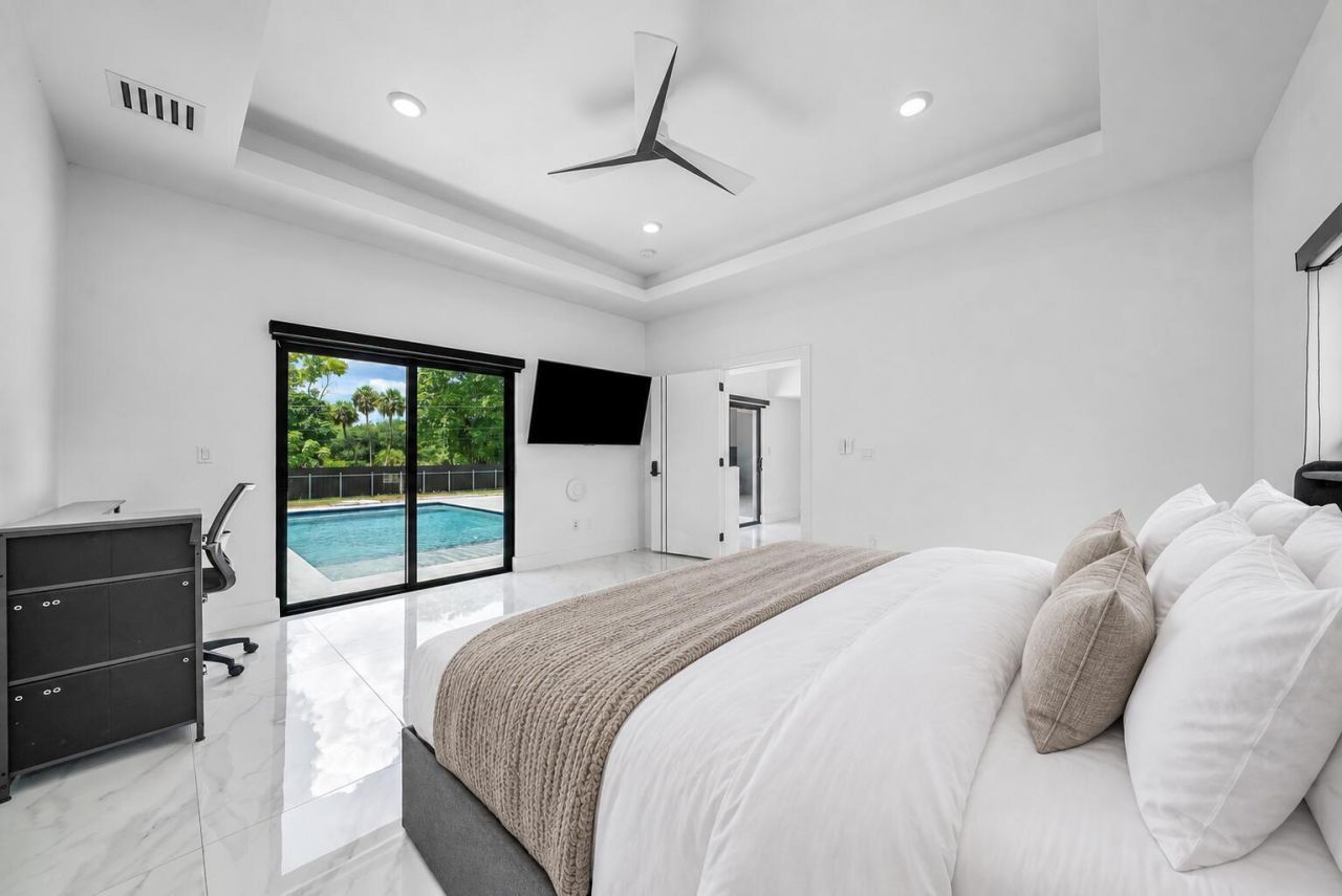 641 Marshall Road, West Palm Beach, FL 33413 Photo