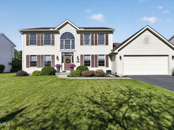 25095 Belmont Court, Perrysburg, OH 43551