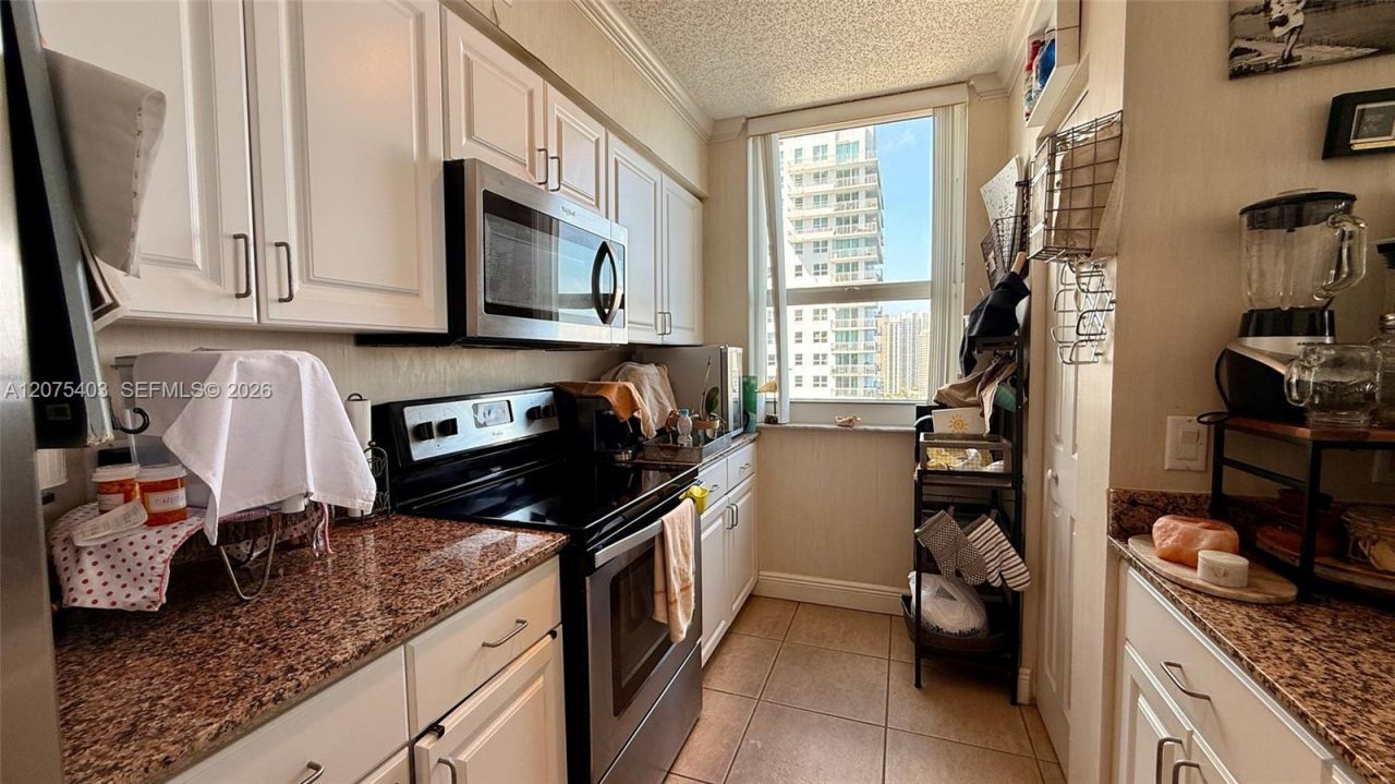 1155 Brickell Bay Dr , Unit 2310, Miami, FL 33131 Photo