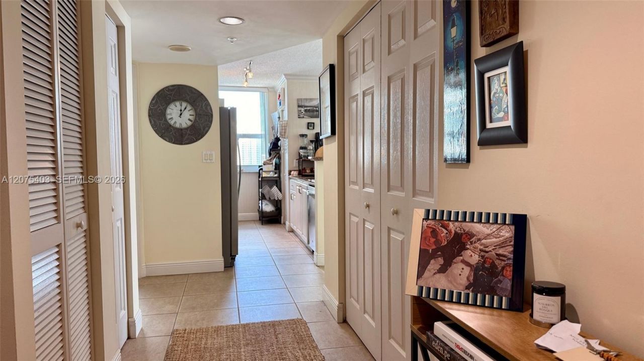 1155 Brickell Bay Dr , Unit 2310, Miami, FL 33131 Photo