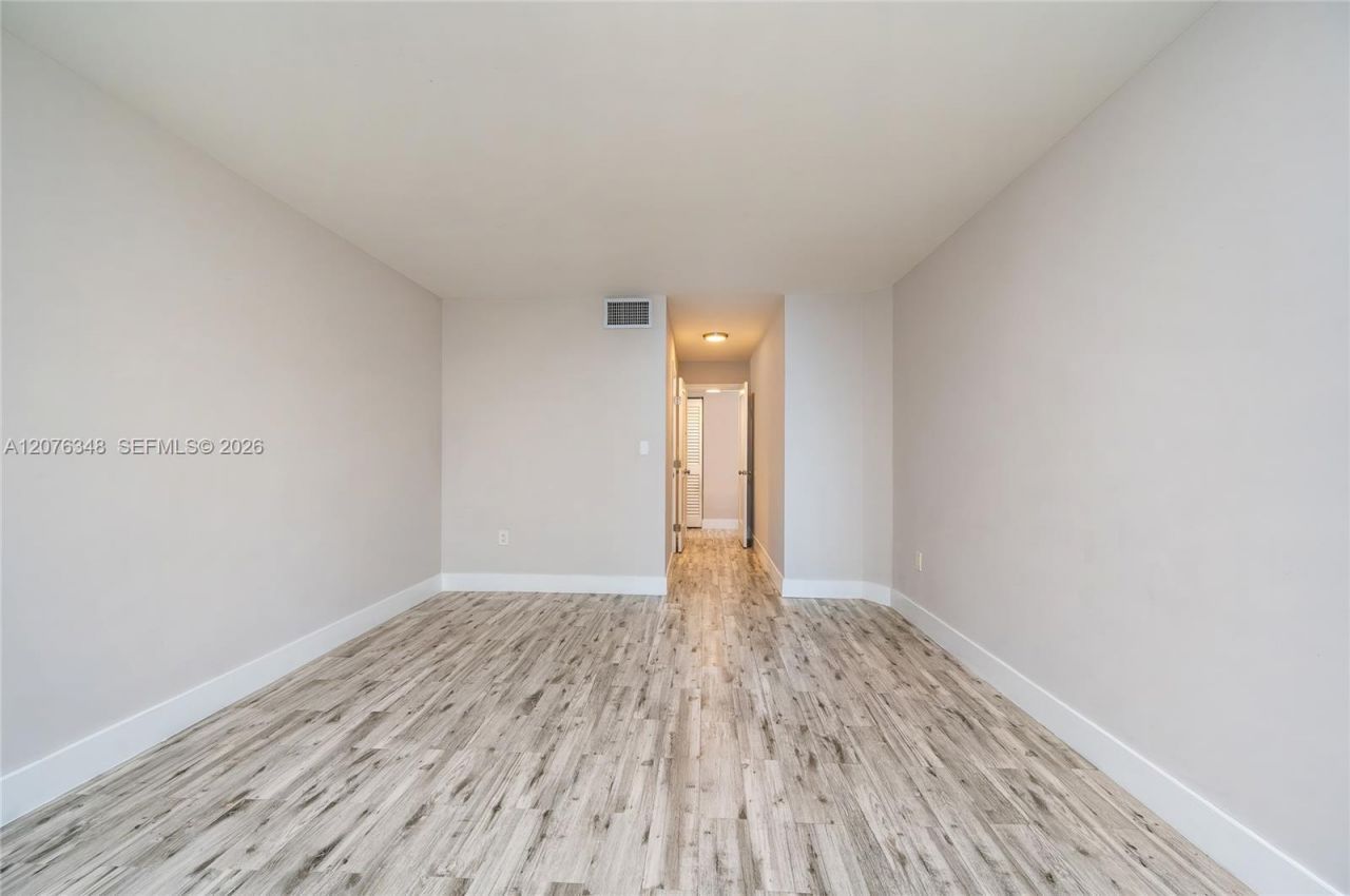 1690 NE 191st St , Unit 115-1, Miami, FL 33179 Photo